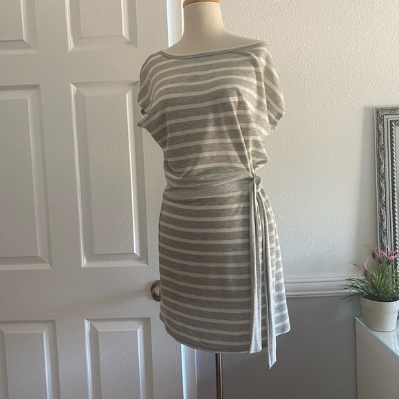 Stripped Dress - Picture 5 of 7